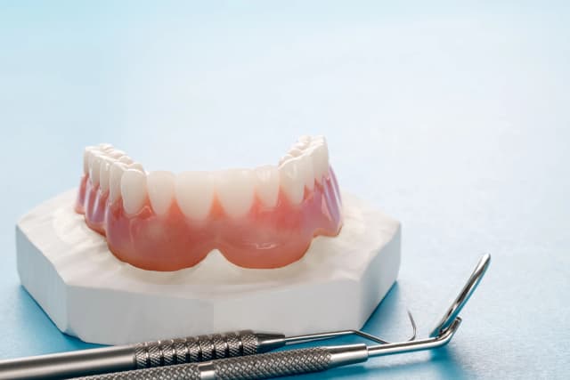 Complete Lower Dentures